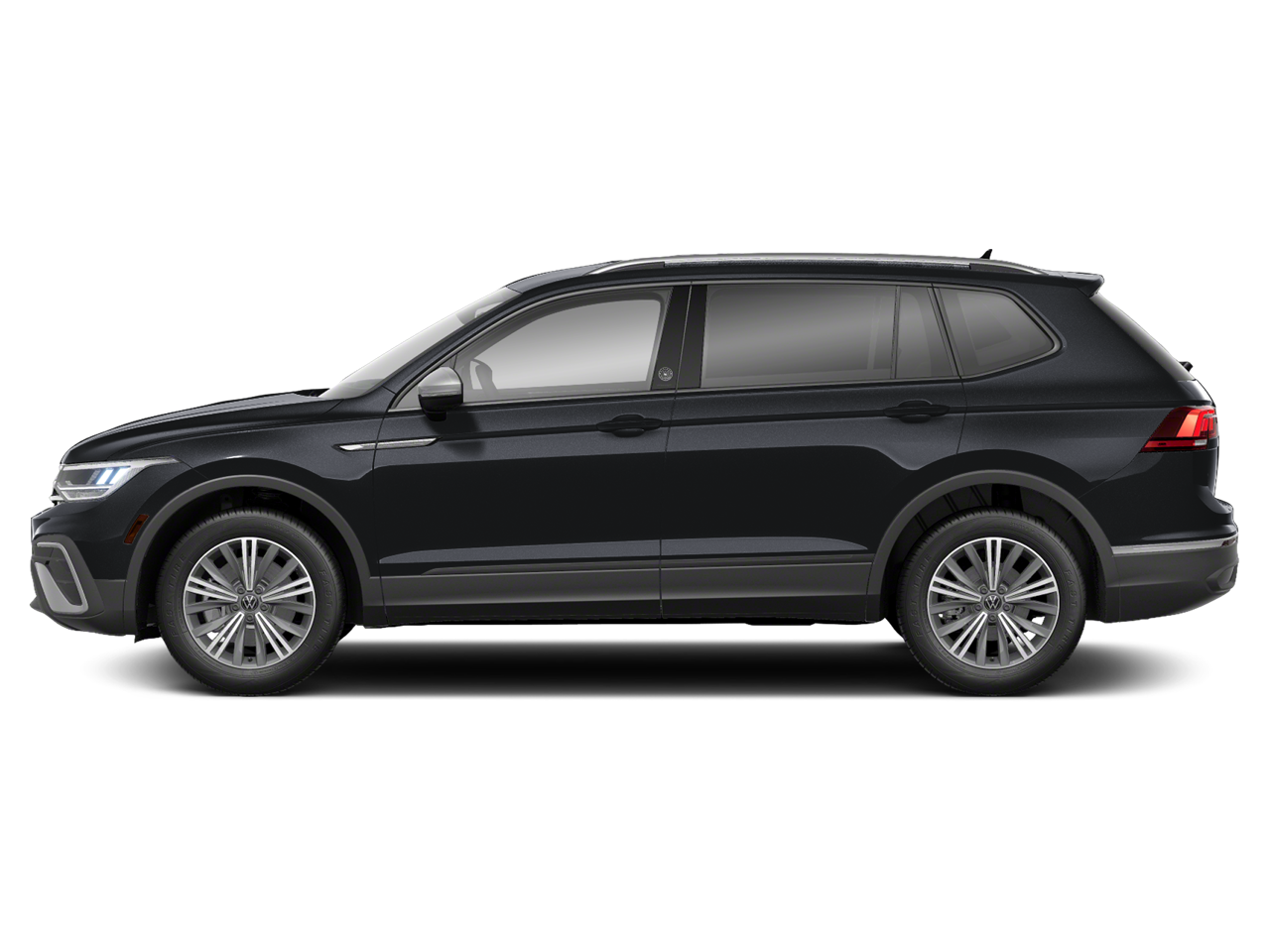 2024 Volkswagen Tiguan Wolfsburg Edition photo 3