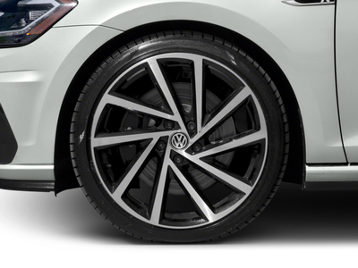 2018 Volkswagen Golf R DCC & Navigation 4Motion