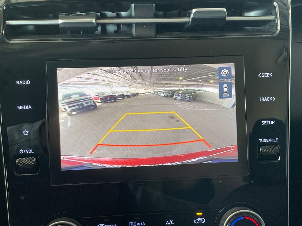 2023 Hyundai TUCSON SE