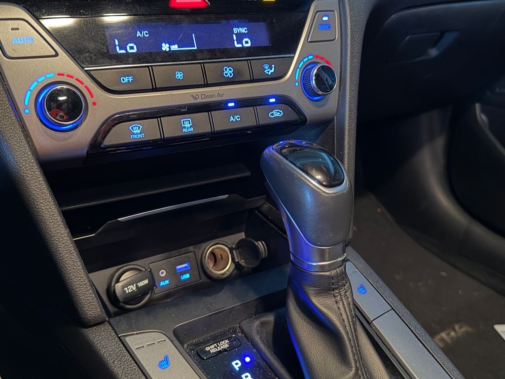 2017 Hyundai ELANTRA Limited
