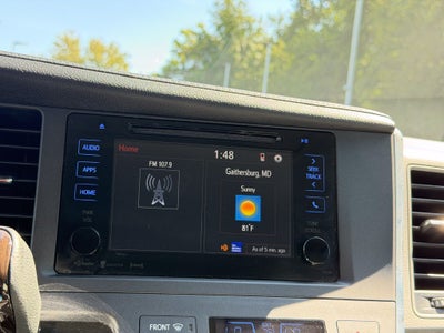 2017 Toyota Sienna XLE 8 Passenger