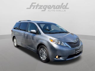 2017 Toyota Sienna XLE 8 Passenger
