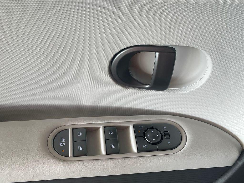 2025 Hyundai IONIQ 5 SE