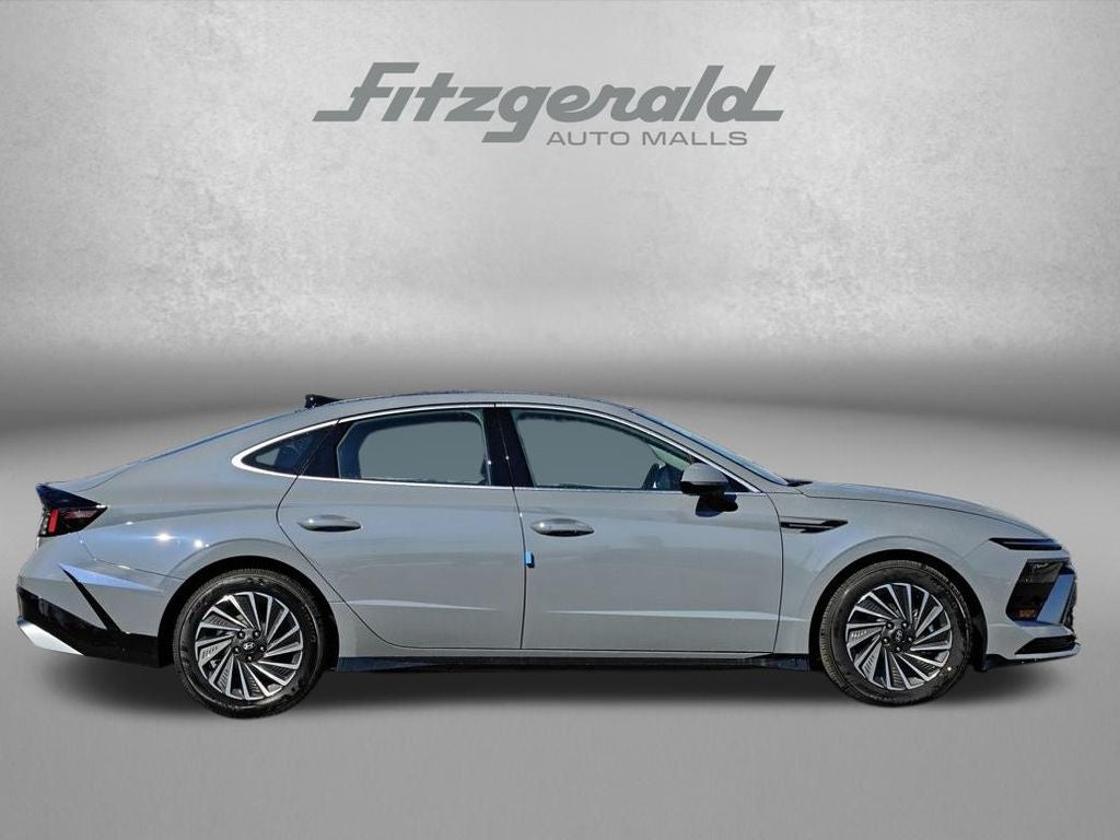 2026 Hyundai SONATA HYBRID SEL