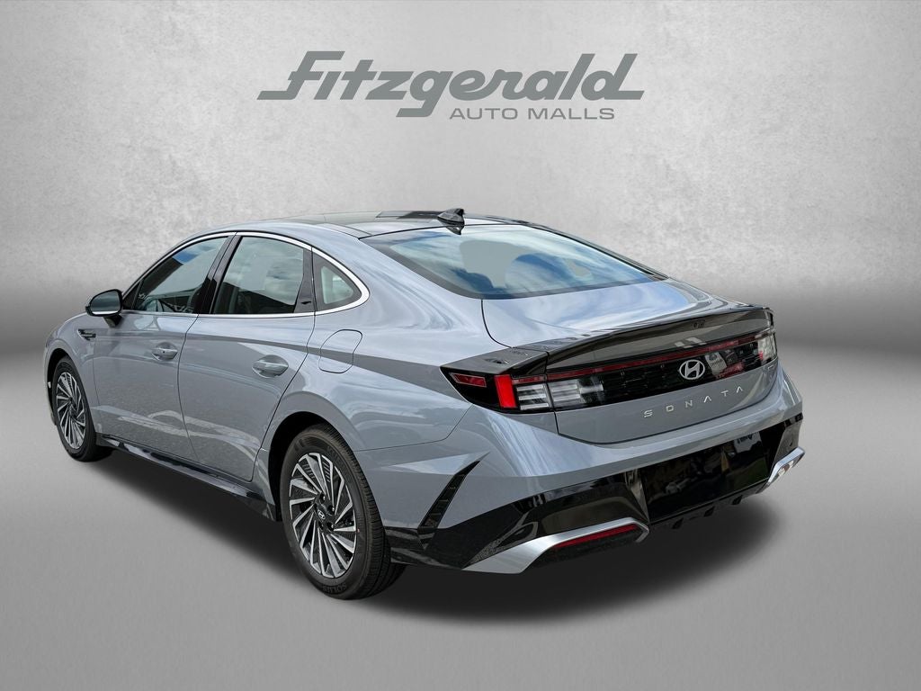 2026 Hyundai SONATA HYBRID SEL