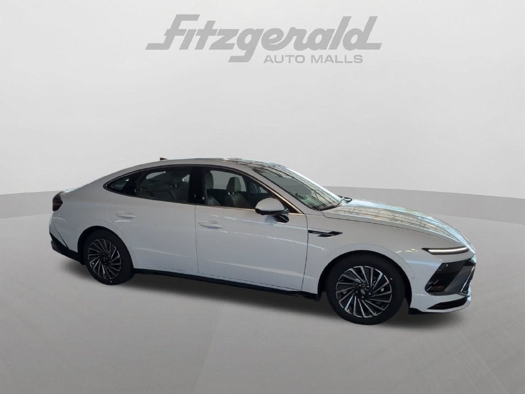 2027 Hyundai SONATA HYBRID Limited