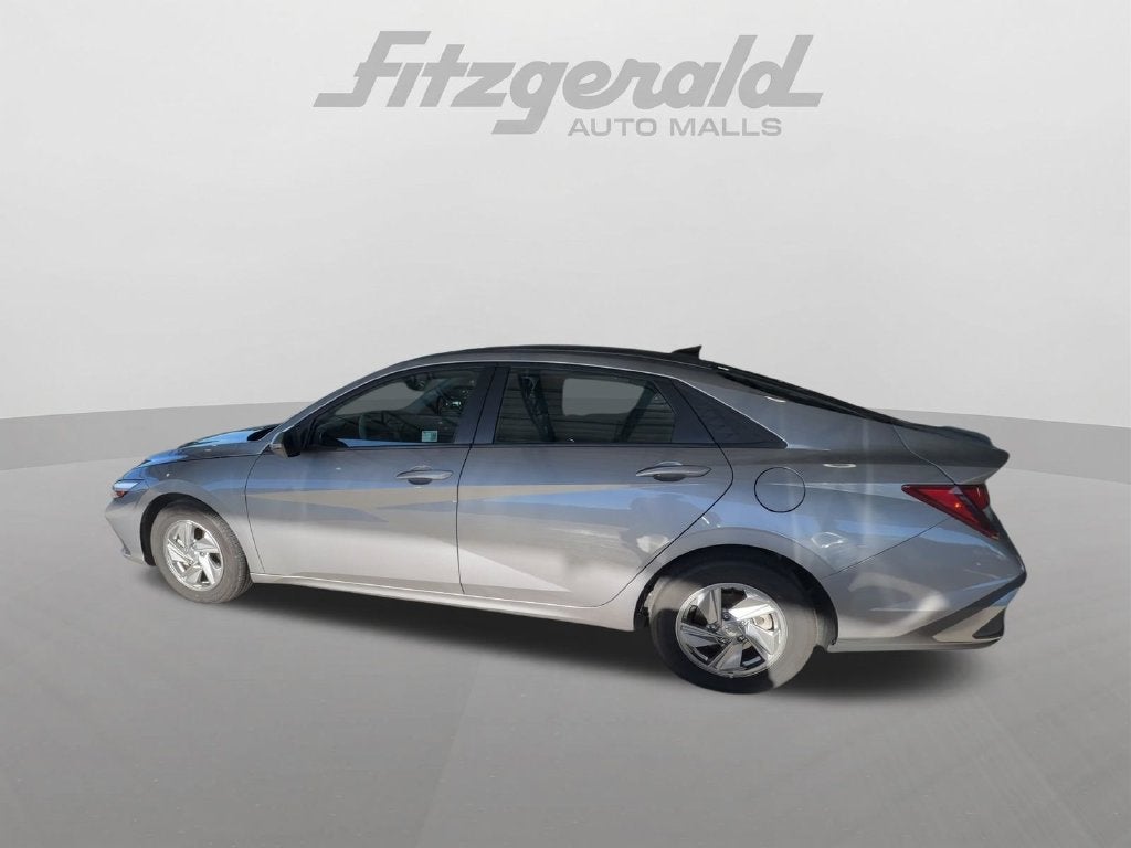 2025 Hyundai ELANTRA SE