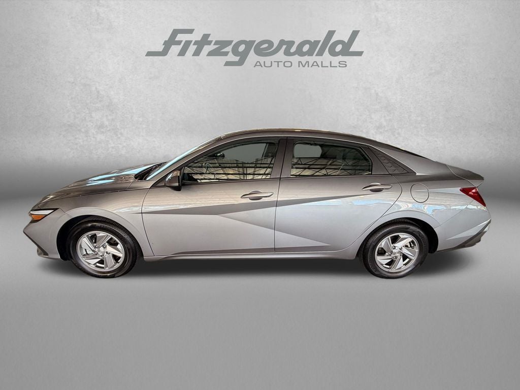 2025 Hyundai ELANTRA SE