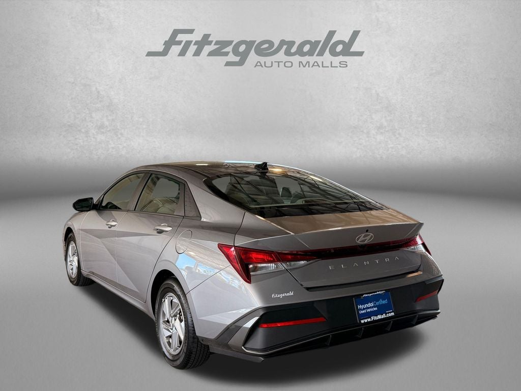2025 Hyundai ELANTRA SE