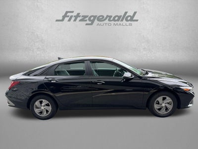 2025 Hyundai ELANTRA SE