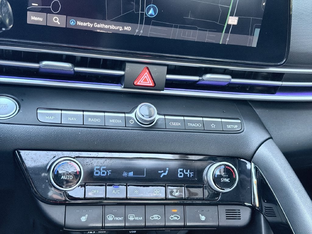 2024 Hyundai ELANTRA Limited