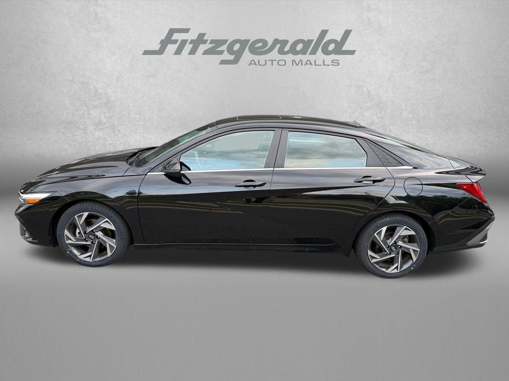 2025 Hyundai ELANTRA Limited