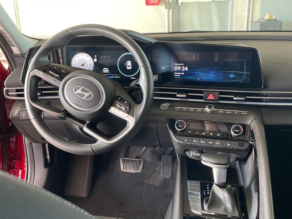 2025 Hyundai ELANTRA SEL Convenience