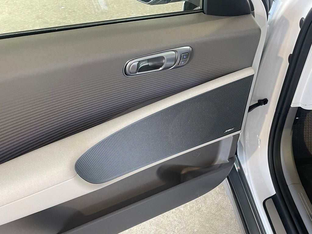 2025 Hyundai IONIQ 6 Limited