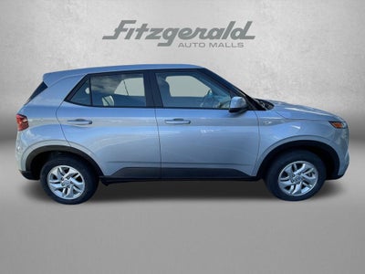 2022 Hyundai VENUE SE