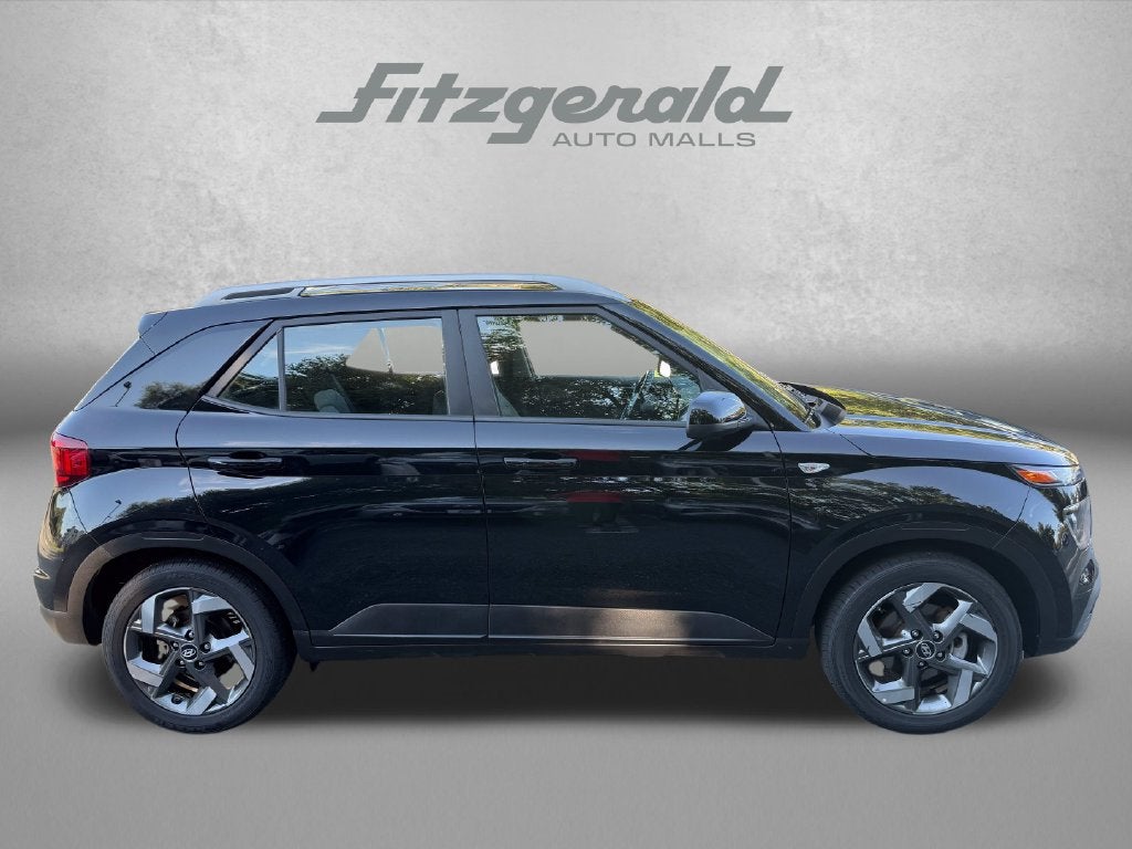 2025 Hyundai VENUE SEL