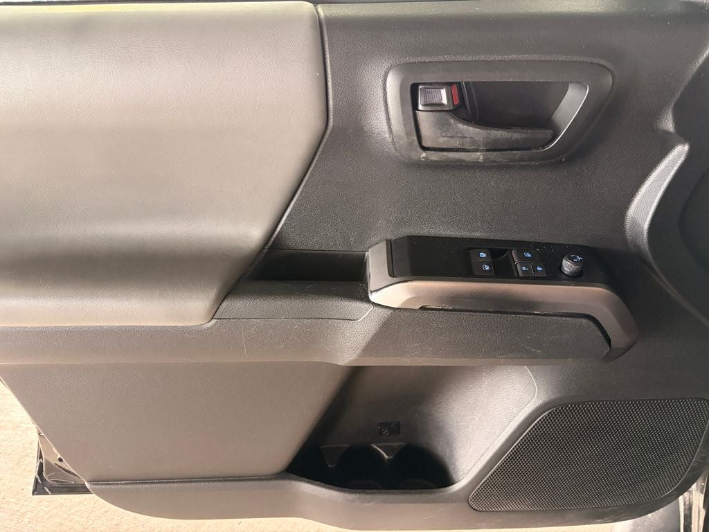 2022 Toyota TACOMA SR5 SR5