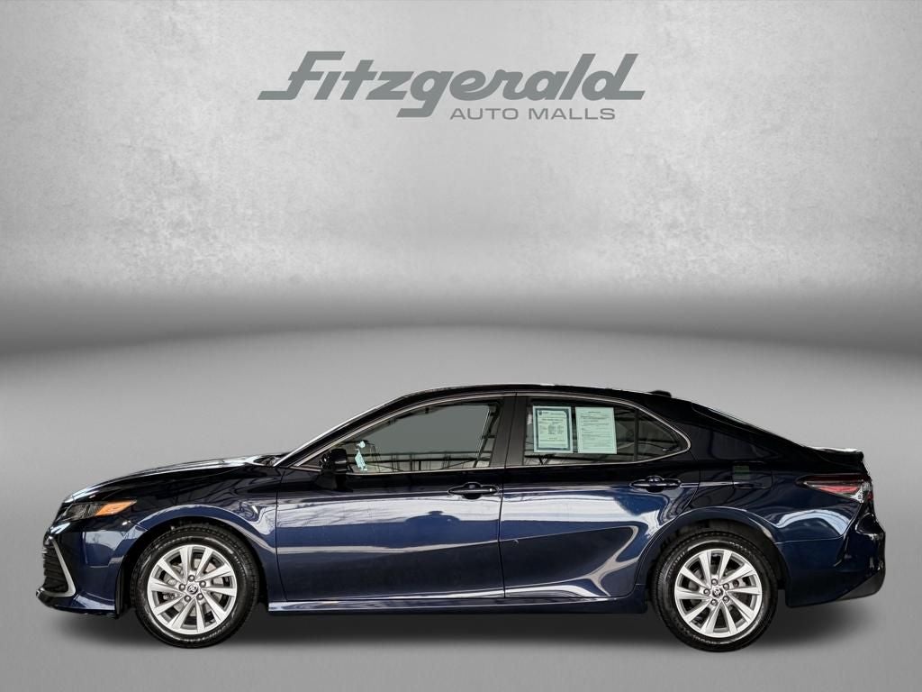 2022 Toyota CAMRY LE
