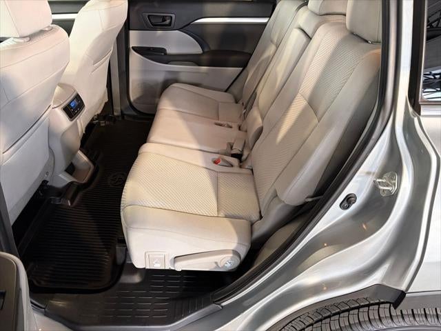 2019 Toyota HIGHLANDER LE