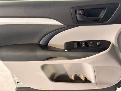 2019 Toyota HIGHLANDER LE