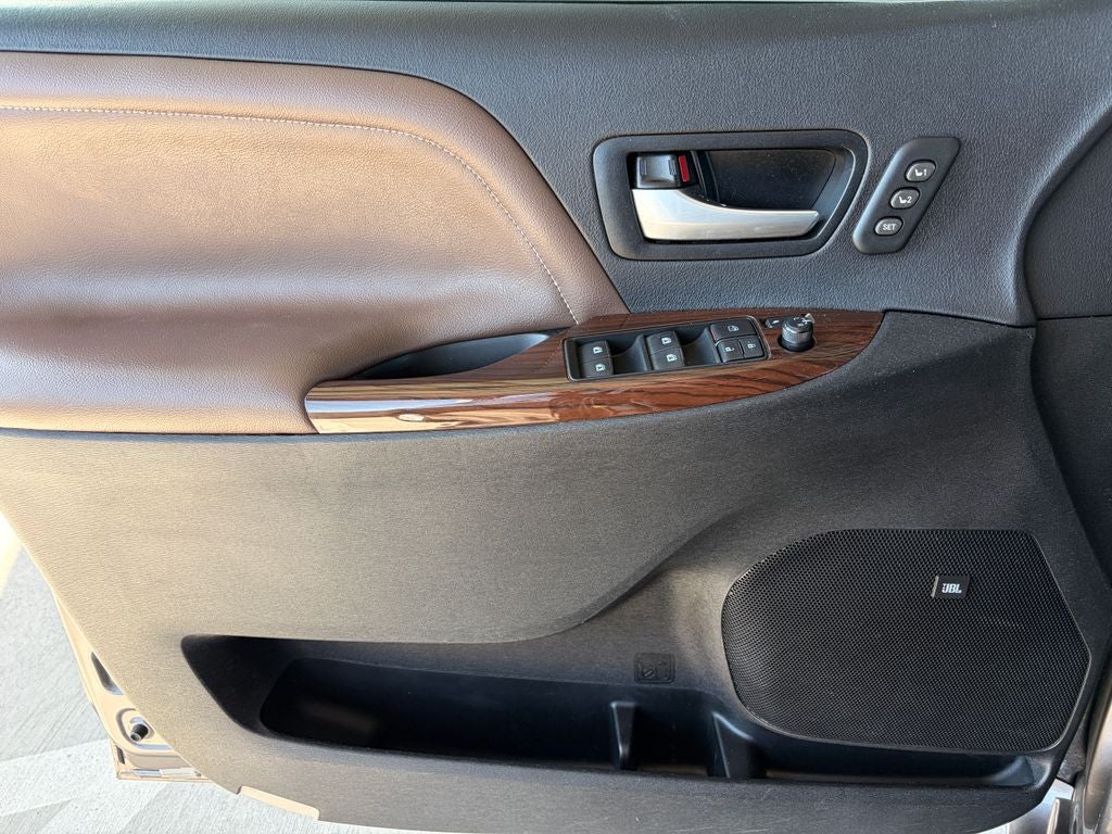 2017 Toyota SIENNA LTD PREM Limited Premium 7 Passenger