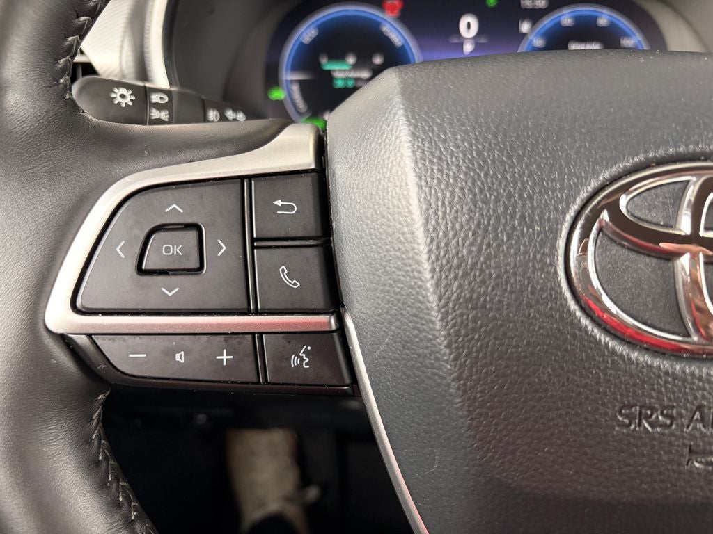2025 Toyota Highlander Hybrid Platinum