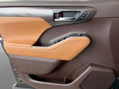 2022 Toyota Highlander Platinum