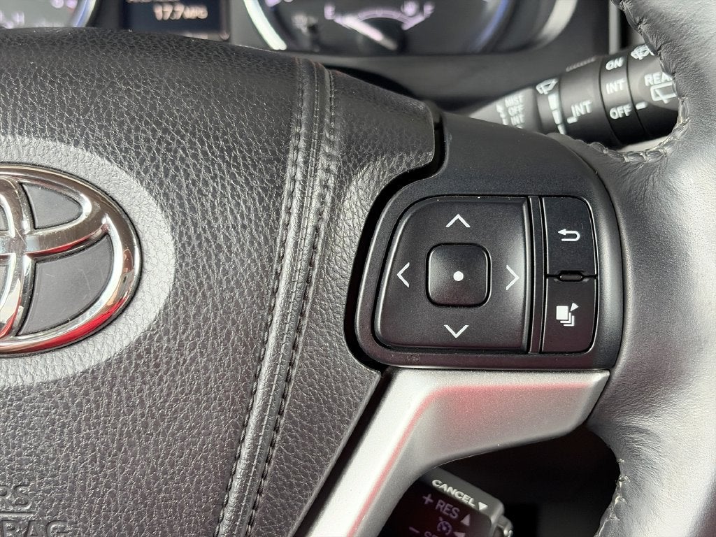 2014 Toyota HIGHLANDER XLE V6