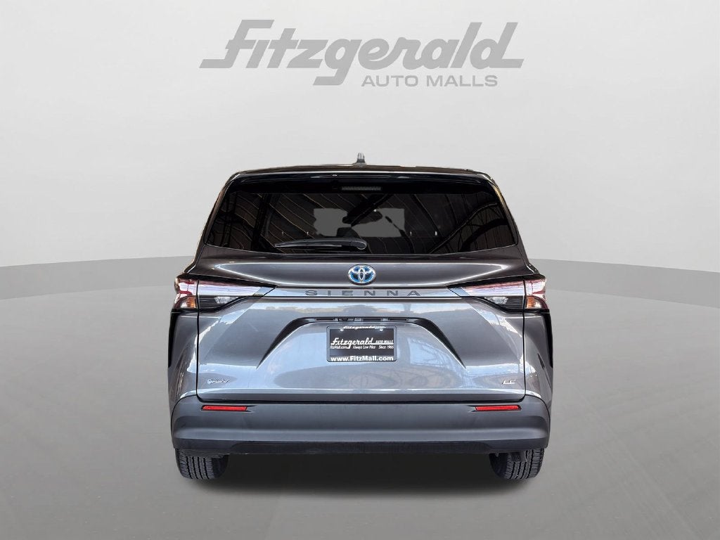 2025 Toyota Sienna LE 8 Passenger