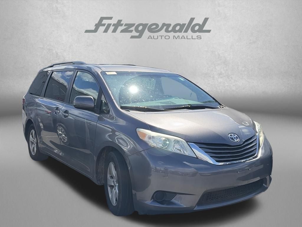 2017 Toyota SIENNA LE 3.5L LE 8 Passenger