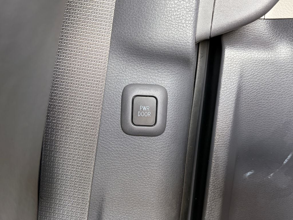 2024 Toyota SIENNA XLE XLE 8 Passenger