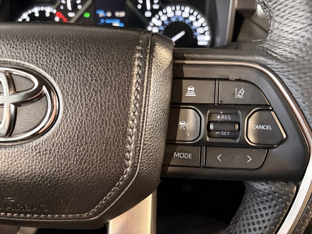 2025 Toyota TUNDRA 4X4 SR5