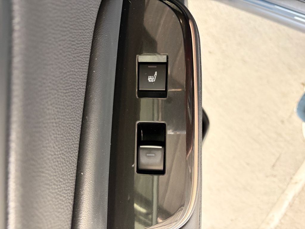 2025 Toyota CROWN XLE