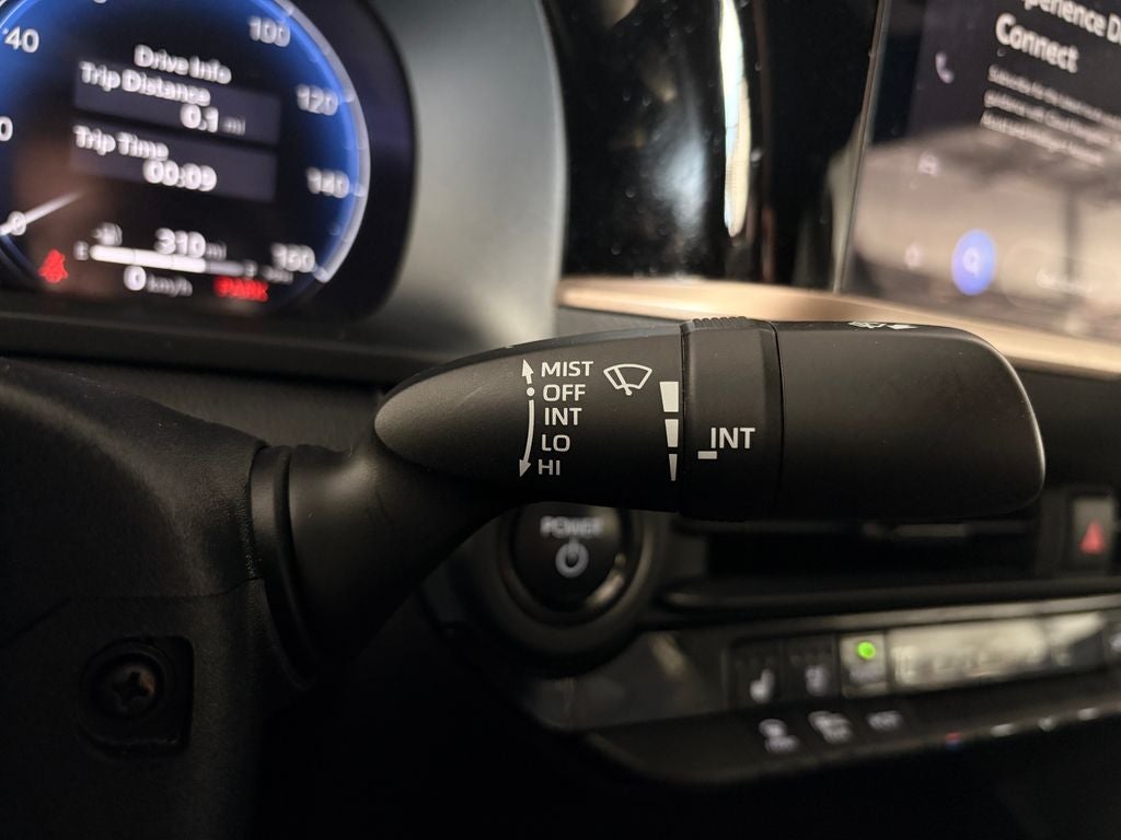 2025 Toyota CROWN XLE