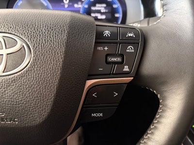 2025 Toyota CROWN XLE