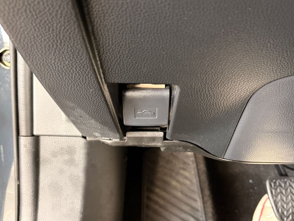 2025 Toyota CROWN XLE