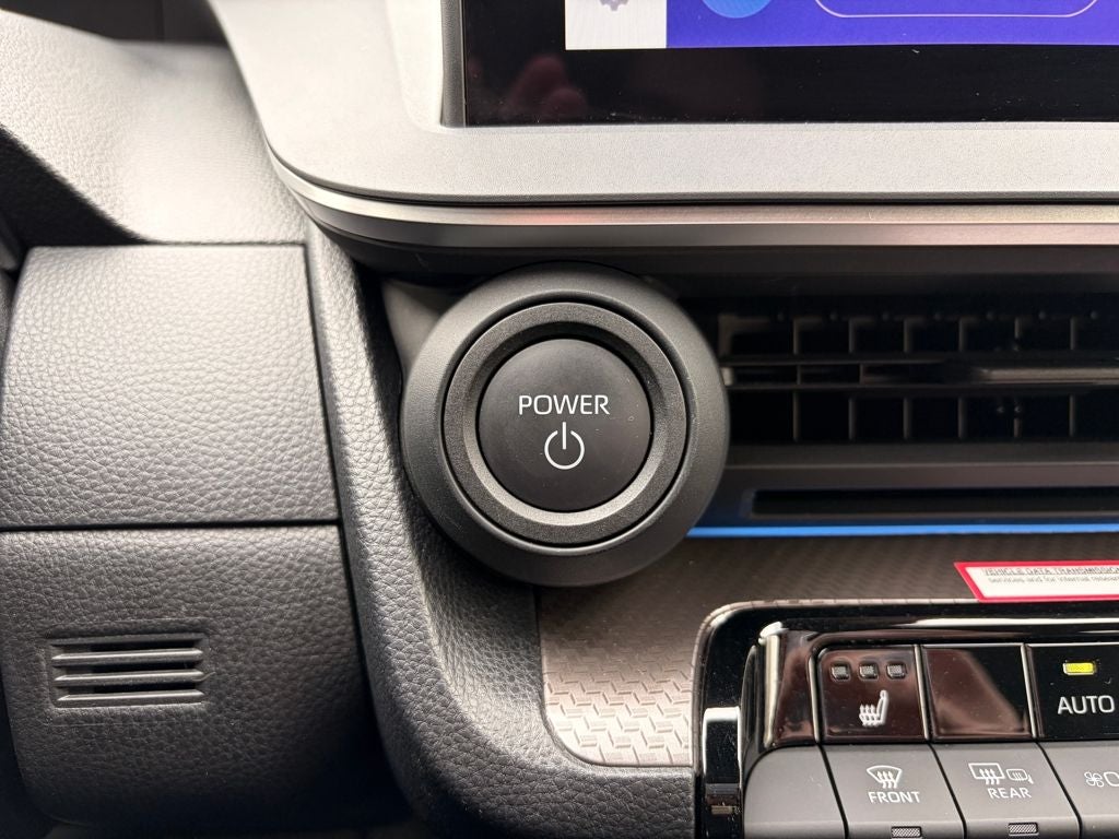 2024 Toyota PRIUS XLE