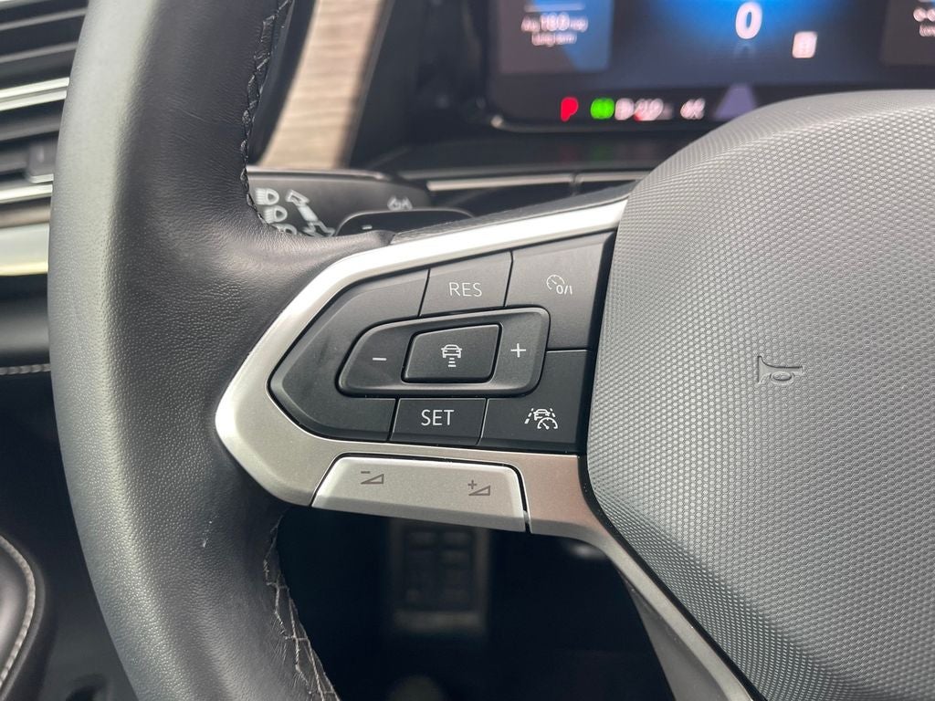 2025 Volkswagen Atlas 2.0T SEL Premium R-Line