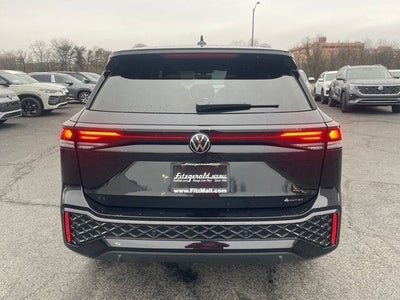 2025 Volkswagen Tiguan 2.0T SE R-Line Black