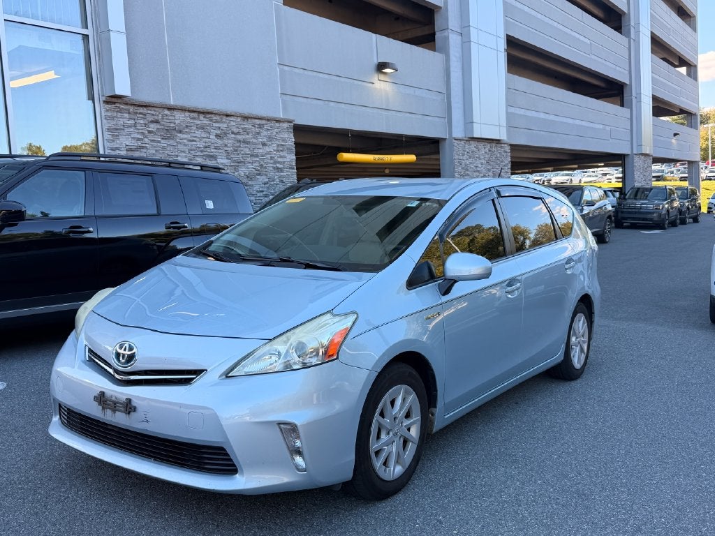 2014 Toyota Prius v Three