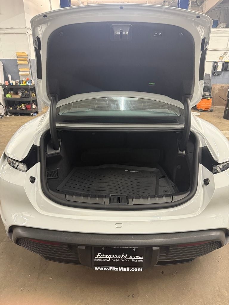 2022 Porsche Taycan Base