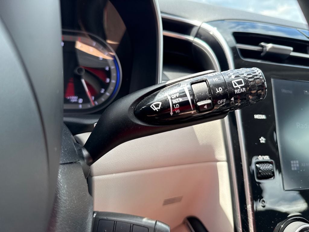 2023 Hyundai TUCSON SE