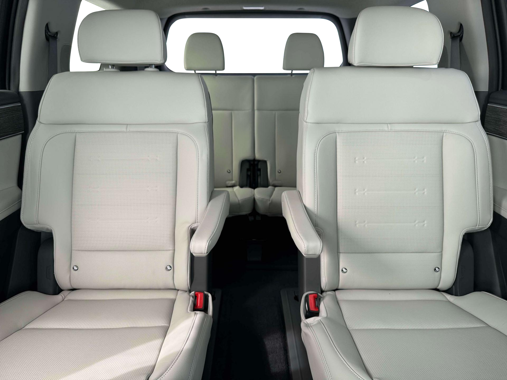 2026 Hyundai Santa Fe Limited - Photo 16