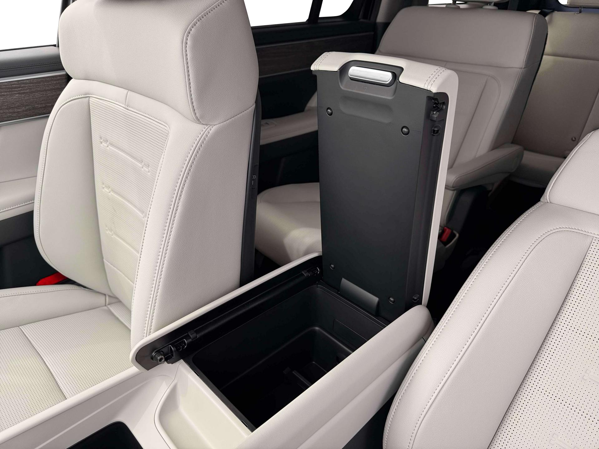 2026 Hyundai Santa Fe Limited - Photo 18