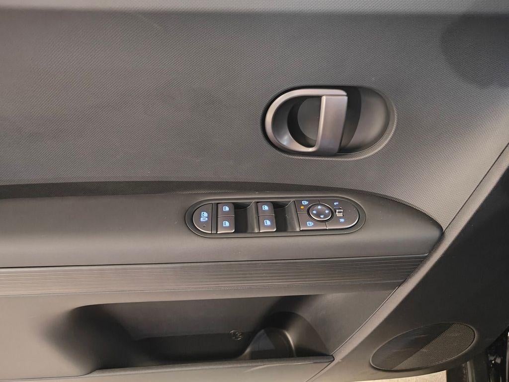 2025 Hyundai IONIQ 5 SE