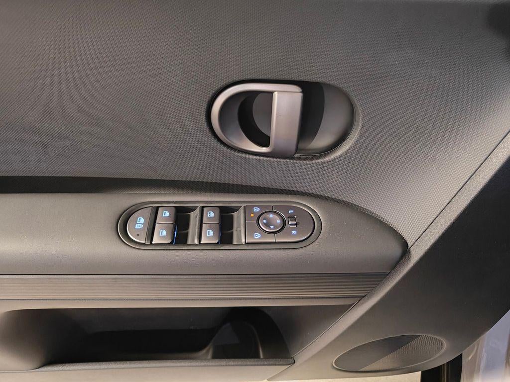 2025 Hyundai IONIQ 5 SE