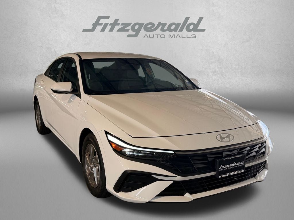 2026 Hyundai ELANTRA SE