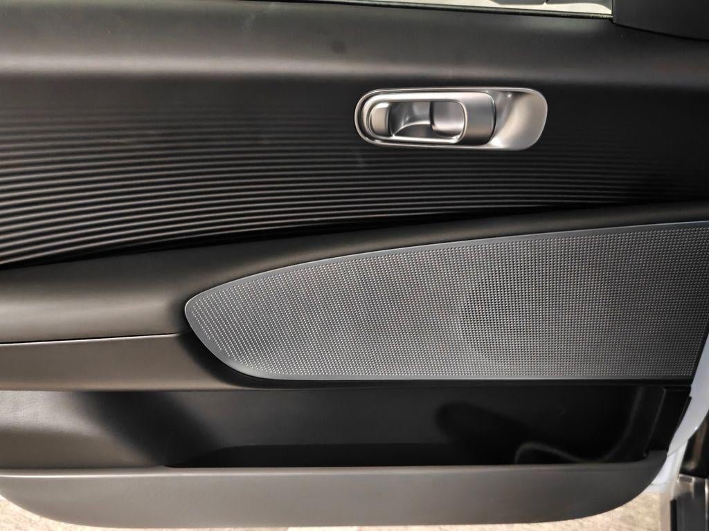 2025 Hyundai IONIQ 6 SE Standard Range