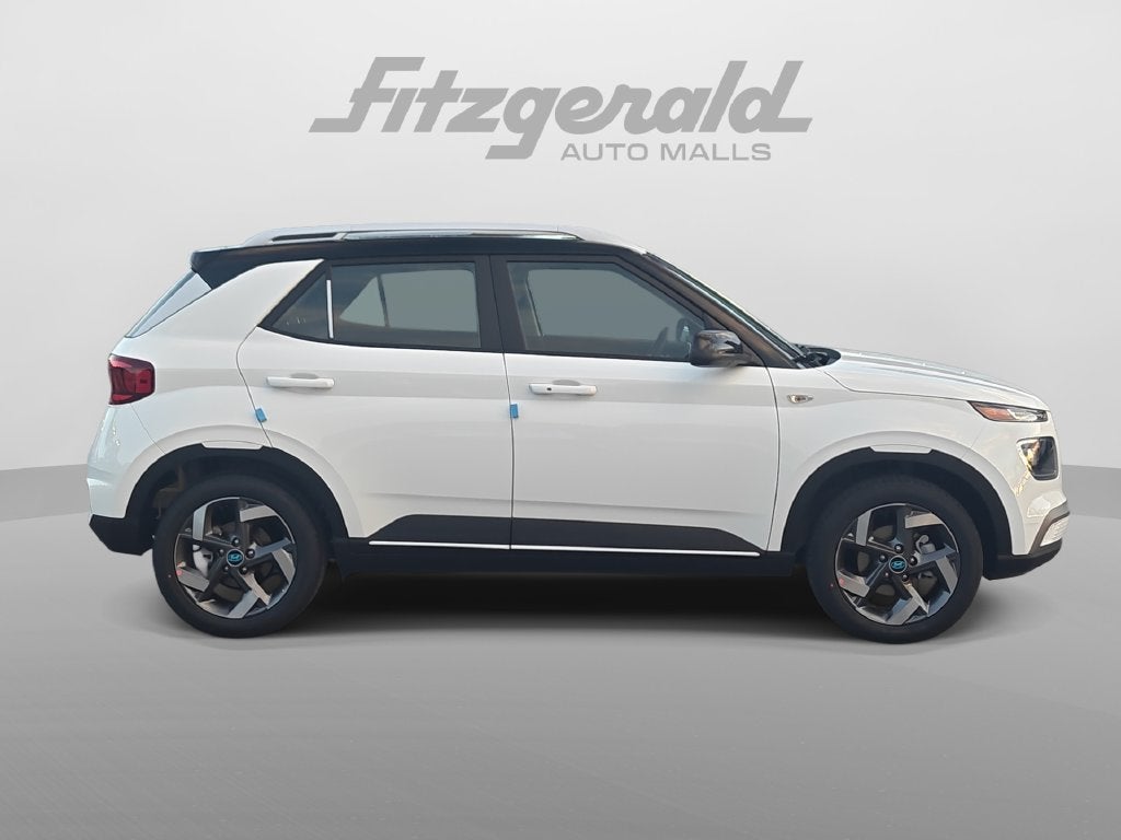 2026 Hyundai VENUE SEL W/Two-Tone Roof
