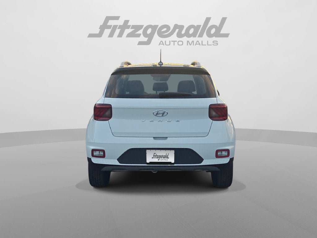 2026 Hyundai VENUE SEL W/Two-Tone Roof